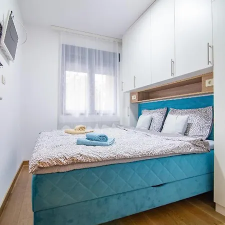 Lala Apartment *